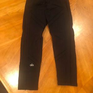 Black Alo Yoga Capri Pants - XXS